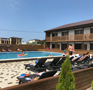 Территория уже работающего гостиничного комплекса, построенного  компанией Вирмак в Анапе